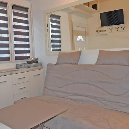 Eclipse Apartment *